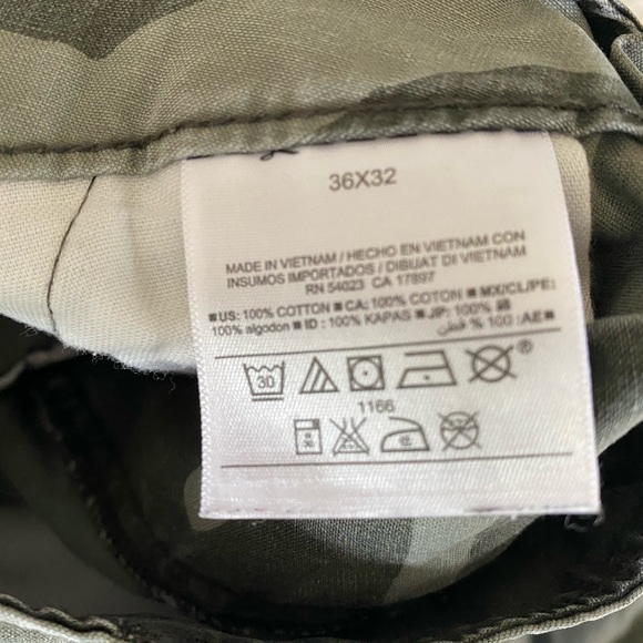 Men’s Old Navy Camouflage Cargo Pants 36x32 - Picture 6 of 6